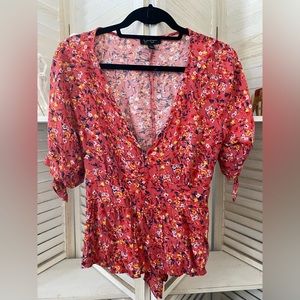 🛍️Jessica Simpson Floral V Neck Peplum Top